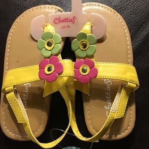 💐🌸🌼Lil girls adorable flowered sandals! Easter!